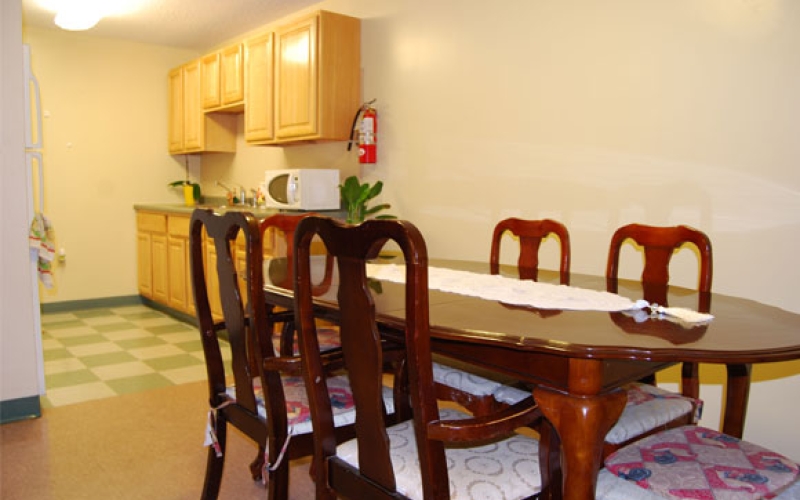 Hillside Village unit dining area