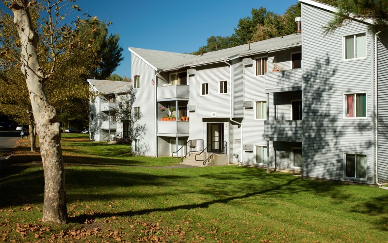 Meadowbrook Apartments exterior