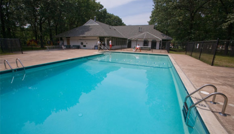 Bay Meadow Apartments pool