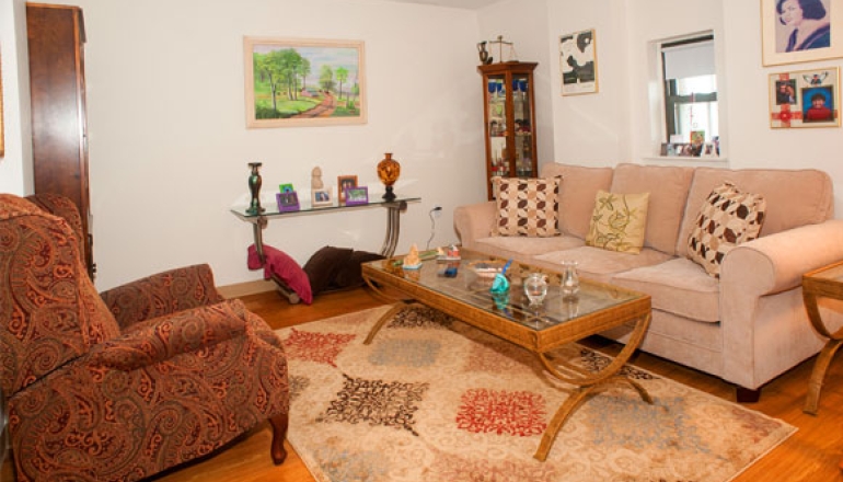 Kenmore Abbey living room