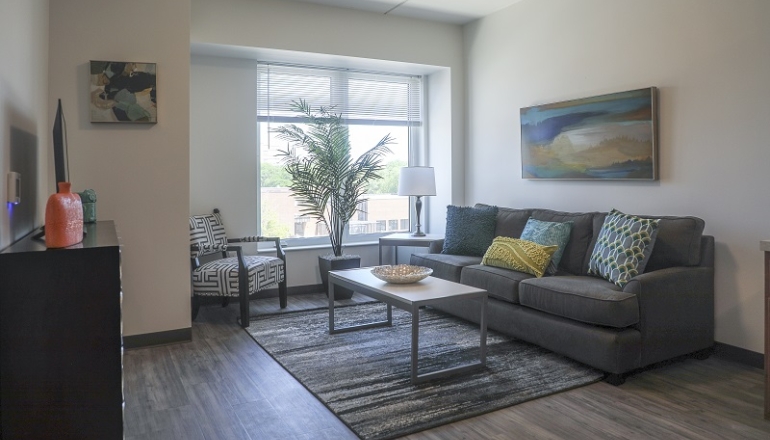 Woodlawn Station Livingroom