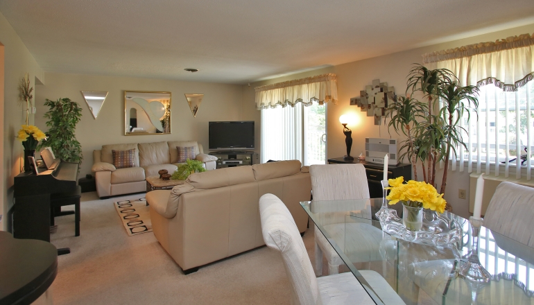 Cromwell Court livingroom